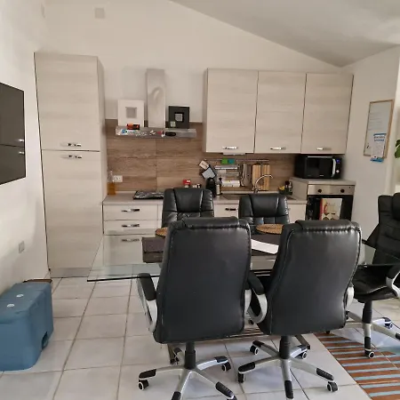 Nella Piazza Centrale, Con Terrazza Appartement *